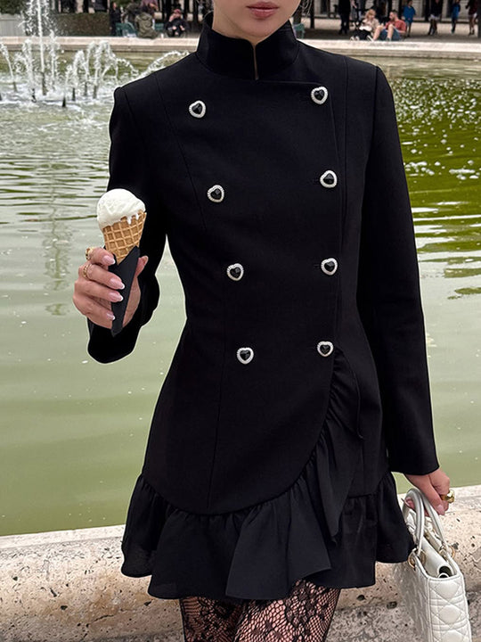 Damen Taillierter Double‑Breasted Kurzblazer mit Stehkragen, Volant-Saum und Herzknopf‑Detail Nord Taschen