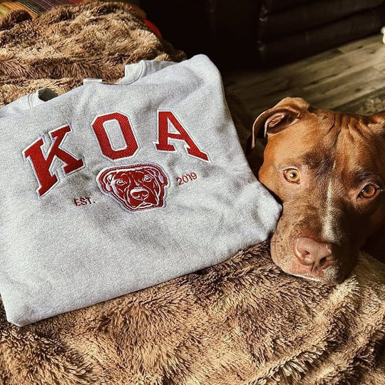 Unisex Besticktes College-Sweatshirt mit Hundeporträt und Vintage-Logo Nord Taschen