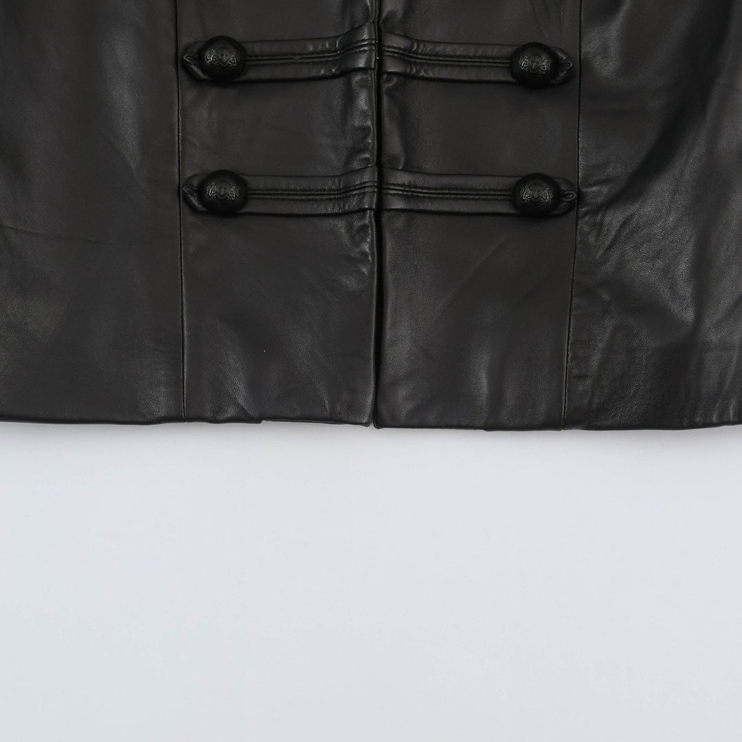 Damen Taillierte militärinspirierte Lederjacke mit Stehkragen, dekorativen Riegeln und Knopfleisten Nord Taschen