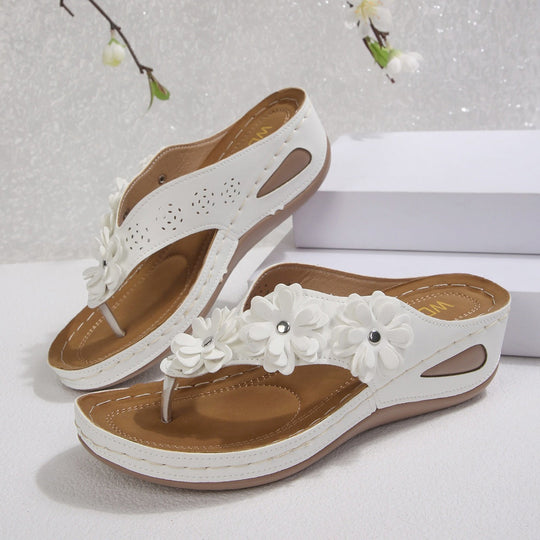 Damen Blumengezierte Zehentrenner-Sandalen mit ergonomischem Fußbett