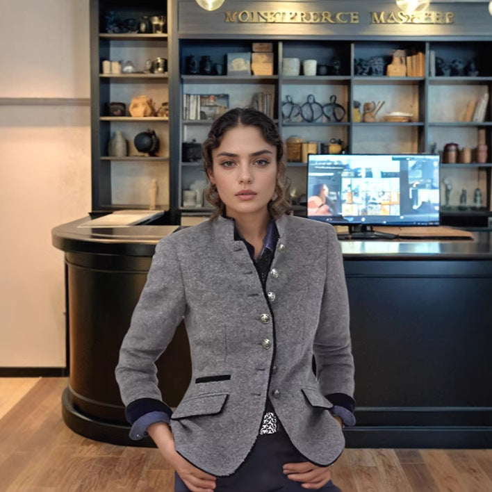 Damen Taillierter Walkblazer mit Stehkragen, Samtbesatz und Zierknöpfen Nord Taschen
