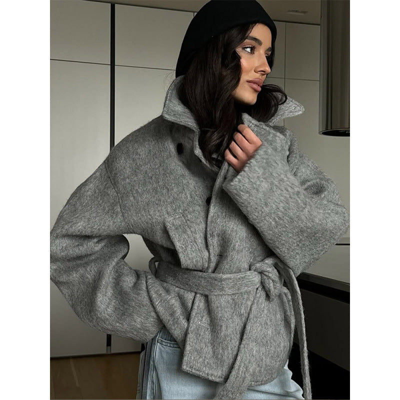 Damen Oversize Kurzmantel aus Wollmix mit Bindegürtel und Stehkragen Nord Taschen