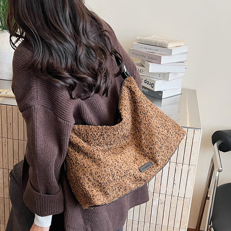 Damen modische Schultertasche im modernen Leoprint Nord Taschen