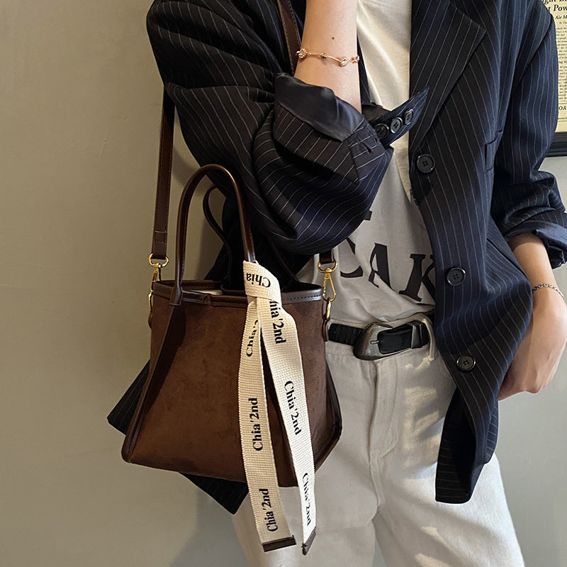 Damen Tasche mit abnehmbarem Schulterriemen und strukturiertem Design Nord Taschen