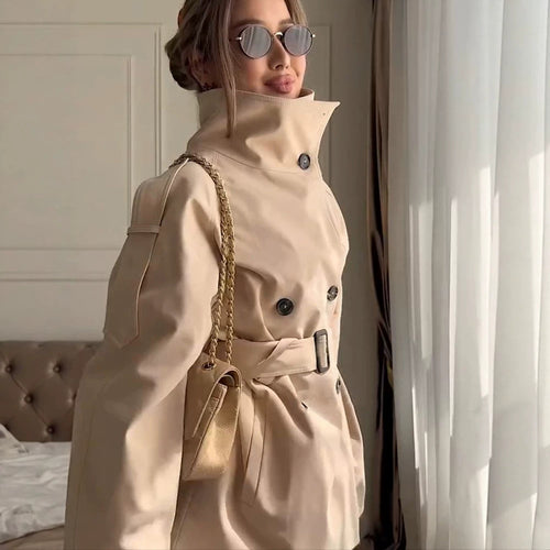 Damen Kurzer Boxy-Trenchcoat mit hohem Stehkragen, doppelreihiger Front & Taillengürtel Nord Taschen