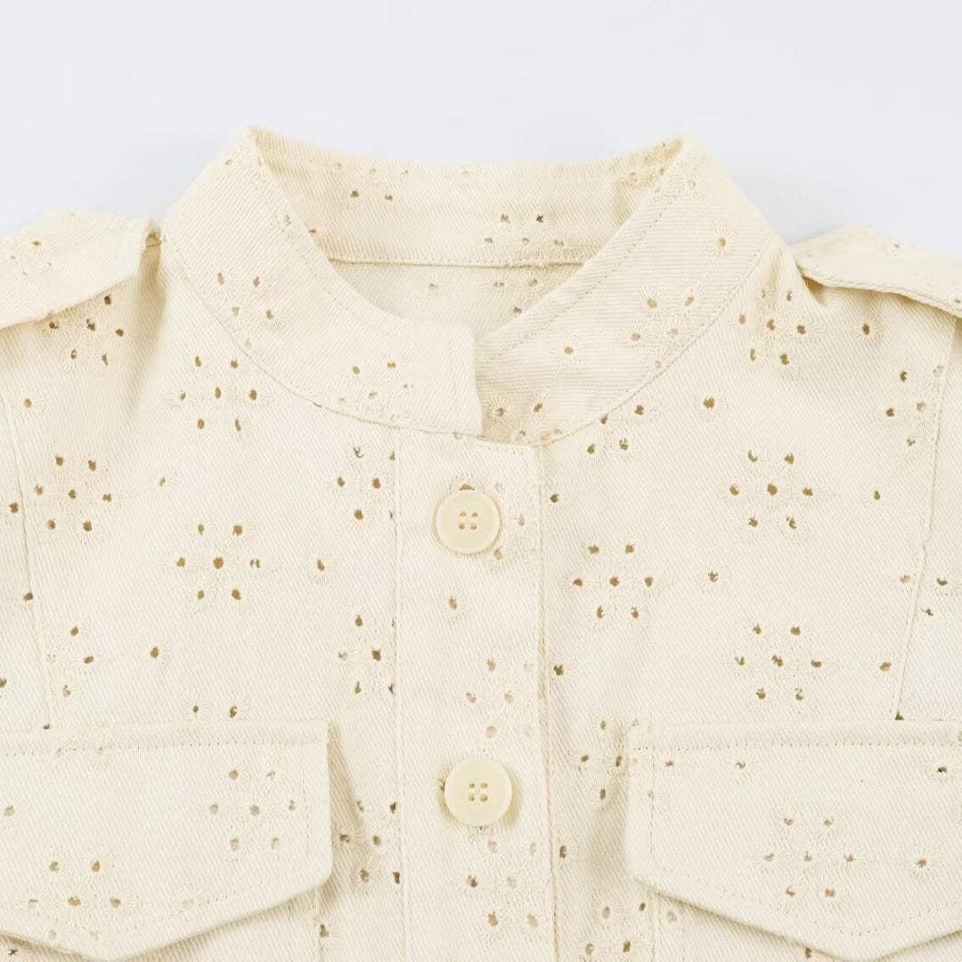 Damen Kurzjacke aus Broderie-Anglaise mit Stehkragen und aufgesetzten Taschen Nord Taschen