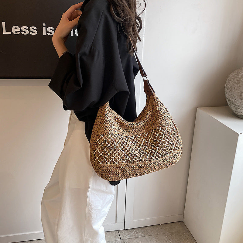 Damen Hobo-Tasche aus handgewebtem Naturmaterial mit elegantem Design Nord Taschen