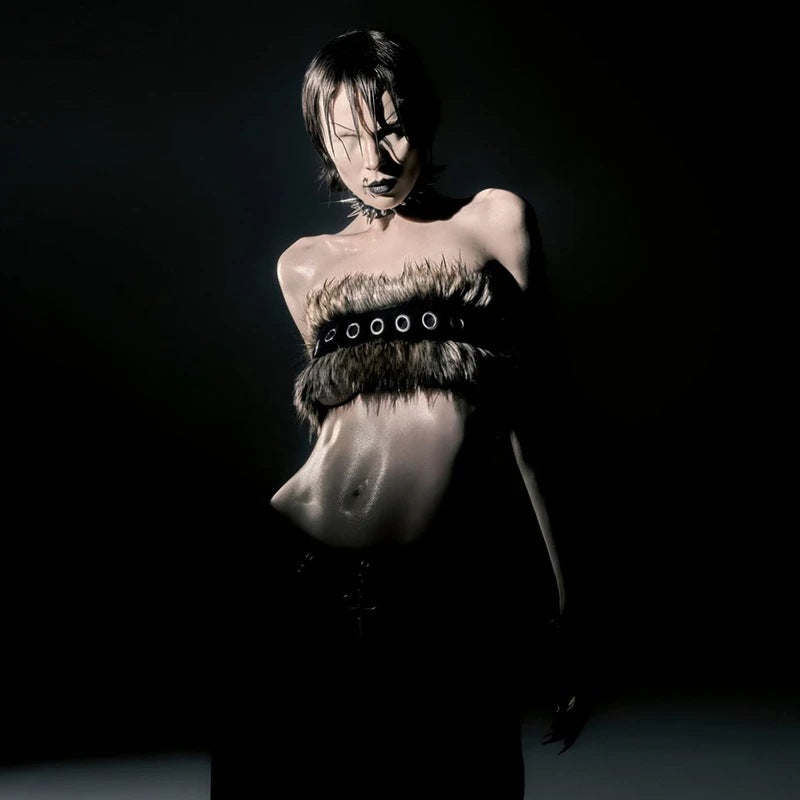 Damen Cropped Bandeau-Top mit Kunstfellbesatz, Ösenlederband und Gothic‑Punk‑Details Nord Taschen