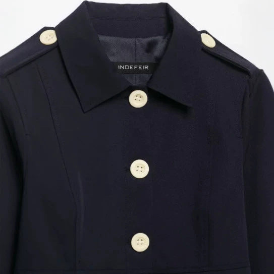 Damen Taillierte Cropped‑Fieldjacke im Blousonstil mit Schulterklappen und aufgesetzten Pattentaschen Nord Taschen