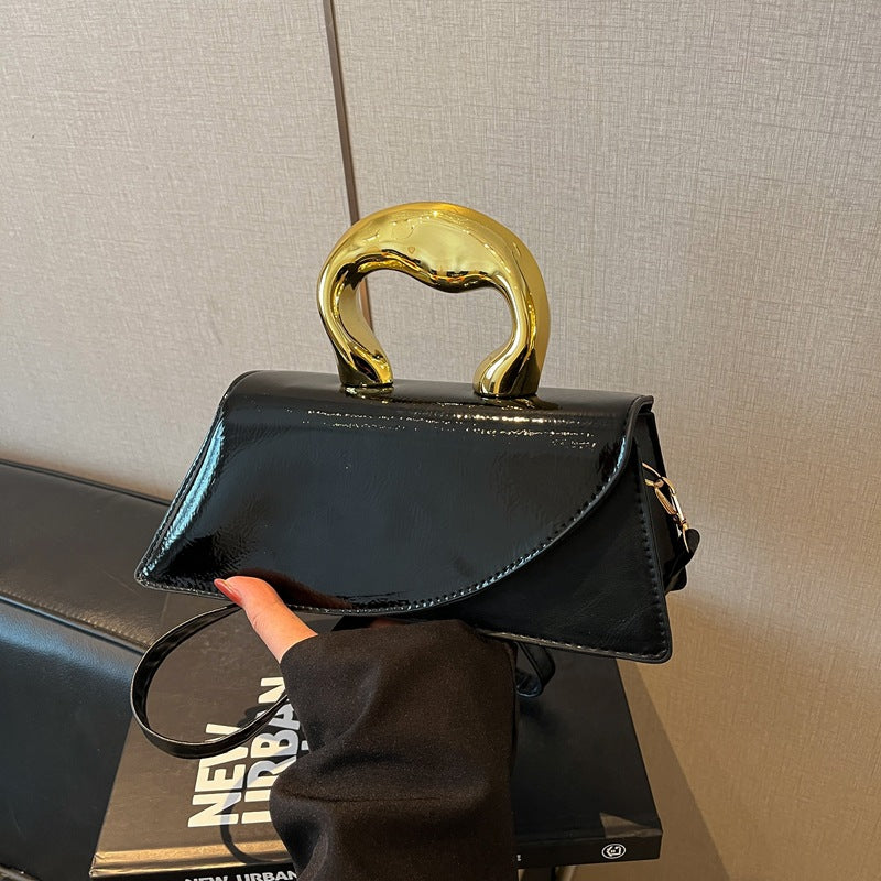 Damen Handtasche mit elegantem Goldgriff Nord Taschen