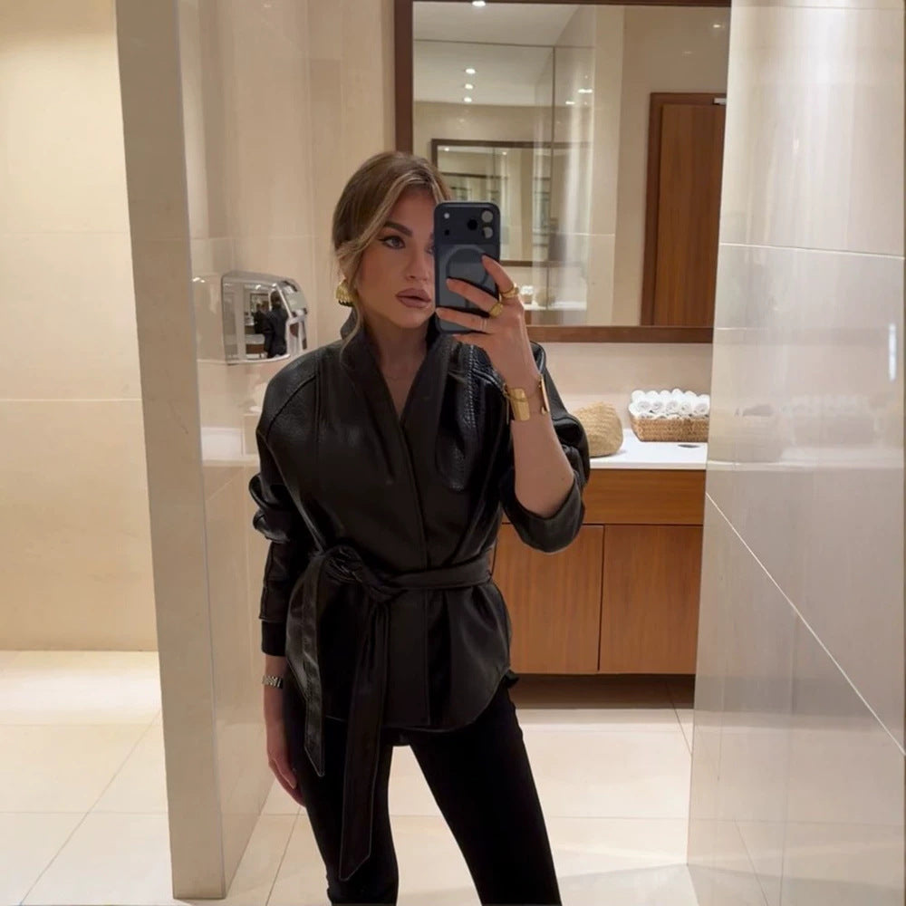 Damen Taillierte Lederjacke mit Wickelgürtel und Kimono-Kragen Nord Taschen