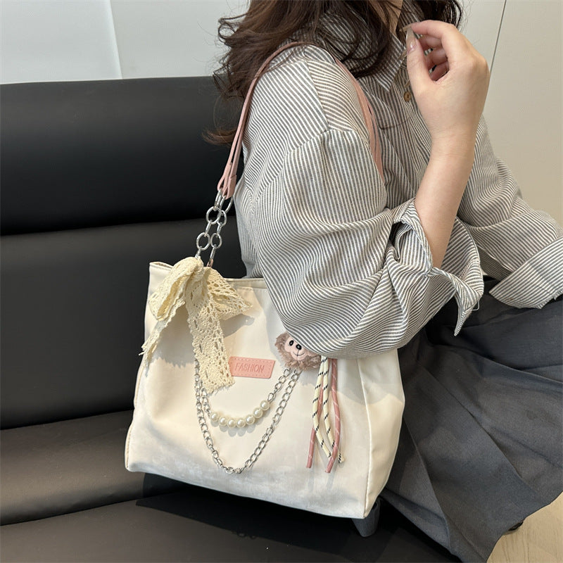 Damen modische Handtasche mit verspieltem Design und eleganten Details Nord Taschen