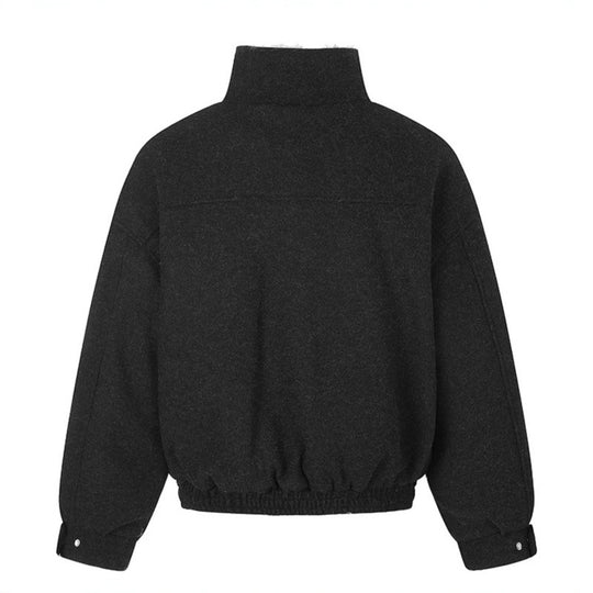 Damen Kurz geschnittene wattierte Blousonjacke mit Kunstfellfutter, Stehkragen und aufgesetzten Pattentaschen Nord Taschen