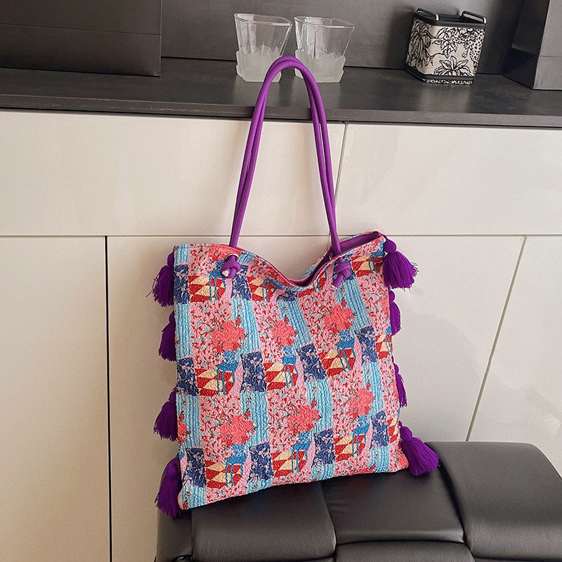 Damen Trendige Strandtasche mit bunten Quasten Nord Taschen