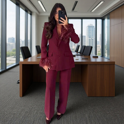 Damen Schicker taillierter Blazer-Hosenanzug mit Federbesatz an Manschetten Nord Taschen