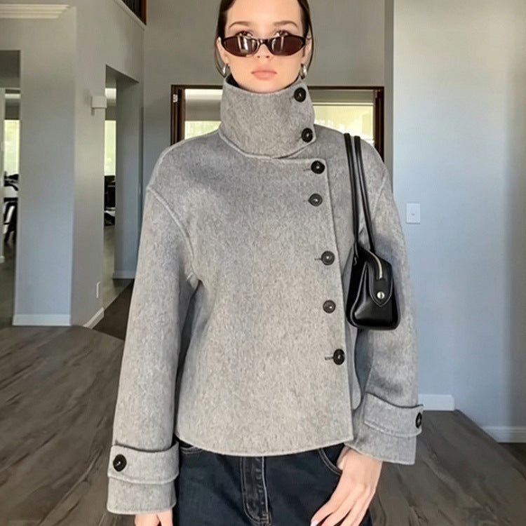 Damen Kurzer Wollmix-Mantel mit asymmetrischer Knopfleiste und hohem Stehkragen Nord Taschen