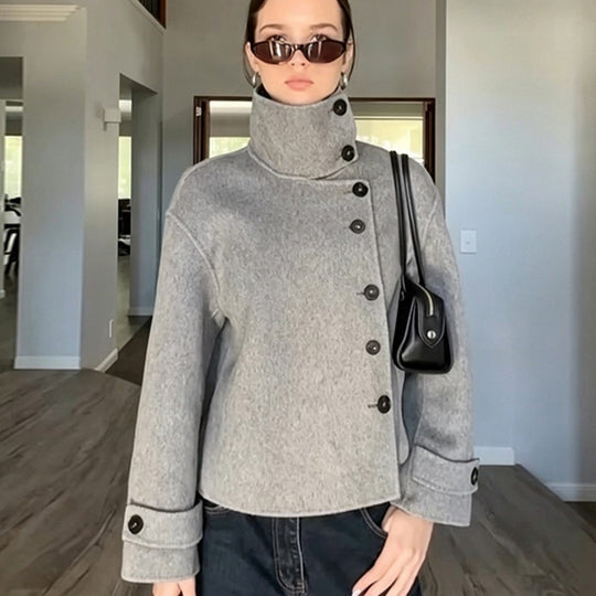 Damen Kurzer Wollmix-Mantel mit asymmetrischer Knopfleiste und hohem Stehkragen Nord Taschen