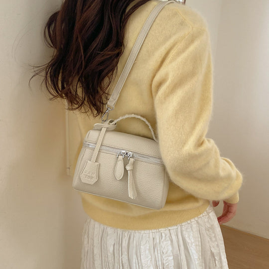 Damen Mini-Handtasche mit feinen Ziernähten und abnehmbarem Schulterriemen Nord Taschen