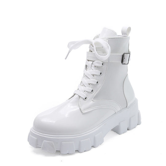Damen Chunky‑Lug Ankleboots mit patentiertem Lackoberteil, Schnürung und verstellbarem Schnallenriemen Nord Taschen