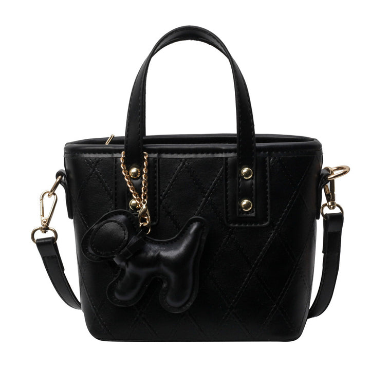 Damen Mini-Tasche mit gestepptem Design und abnehmbarem Anhänger | Nord Taschen