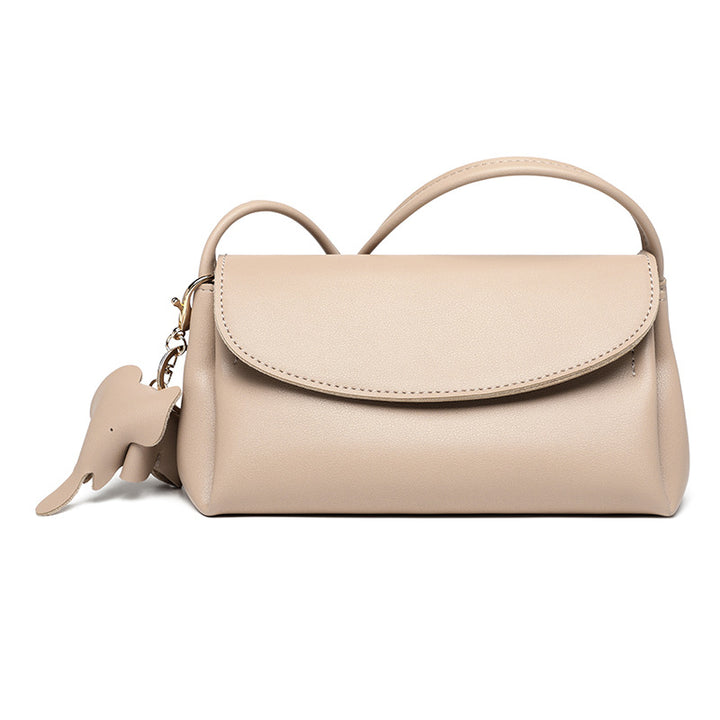 Damen Clutch-Tasche mit eleganter Klappenöffnung und charmantem Anhänger Nord Taschen