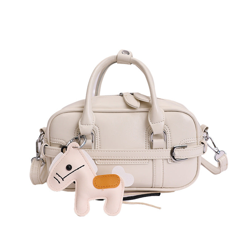 Damen modische Handtasche mit verspieltem Tieranhänger Nord Taschen