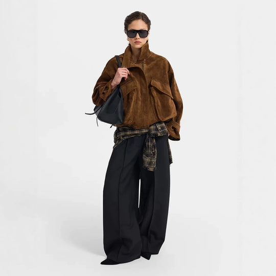Damen Oversize Veloursleder-Blouson mit großen Pattentaschen und Stehkragen Nord Taschen