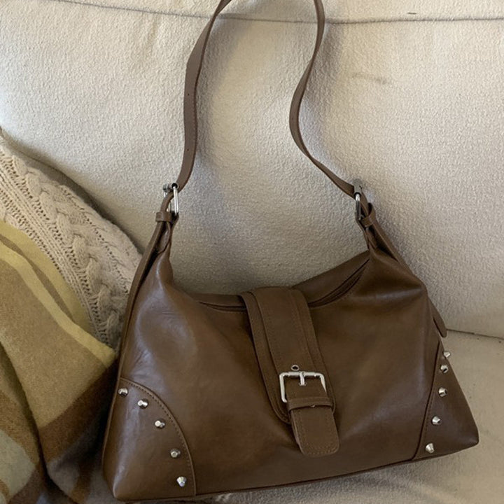 Damen Hobo-Tasche mit dekorativen Nieten und elegantem Klappenverschluss Nord Taschen