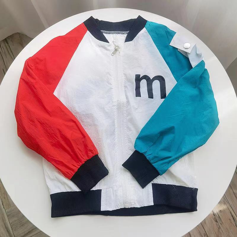 Unisex nan atmungsaktive Kinder-UV-Schutzjacke mit A-Linien-Schnitt, Kapuze und Daumenlöchern  Nord Taschen