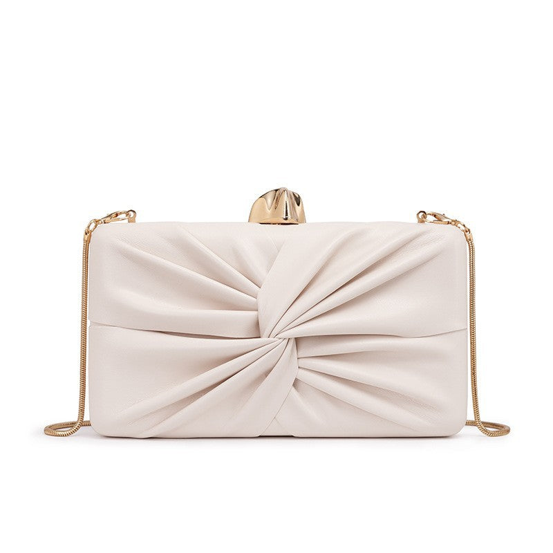 Damen Designer Clutch mit auffälligem Drapé von Nord Taschen