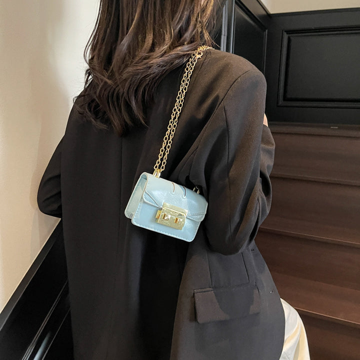 Damen Mini-Handtasche mit eleganten Metallakzenten Nord Taschen