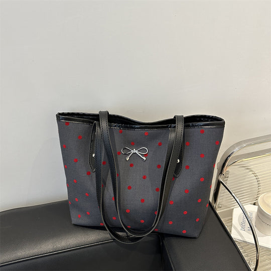Damen praktische Umhängetasche mit verspieltem Design Nord Taschen