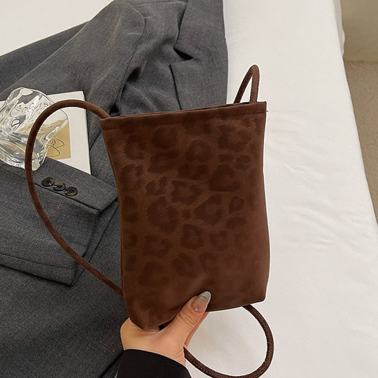 Damen Umhängetasche aus weichem Kunstleder mit modernem Leopardenmuster Nord Taschen