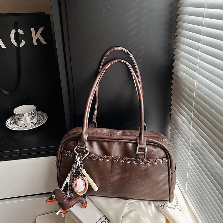 Damen stilvolle Premium Handtasche mit verspieltem Anhänger Nord Taschen