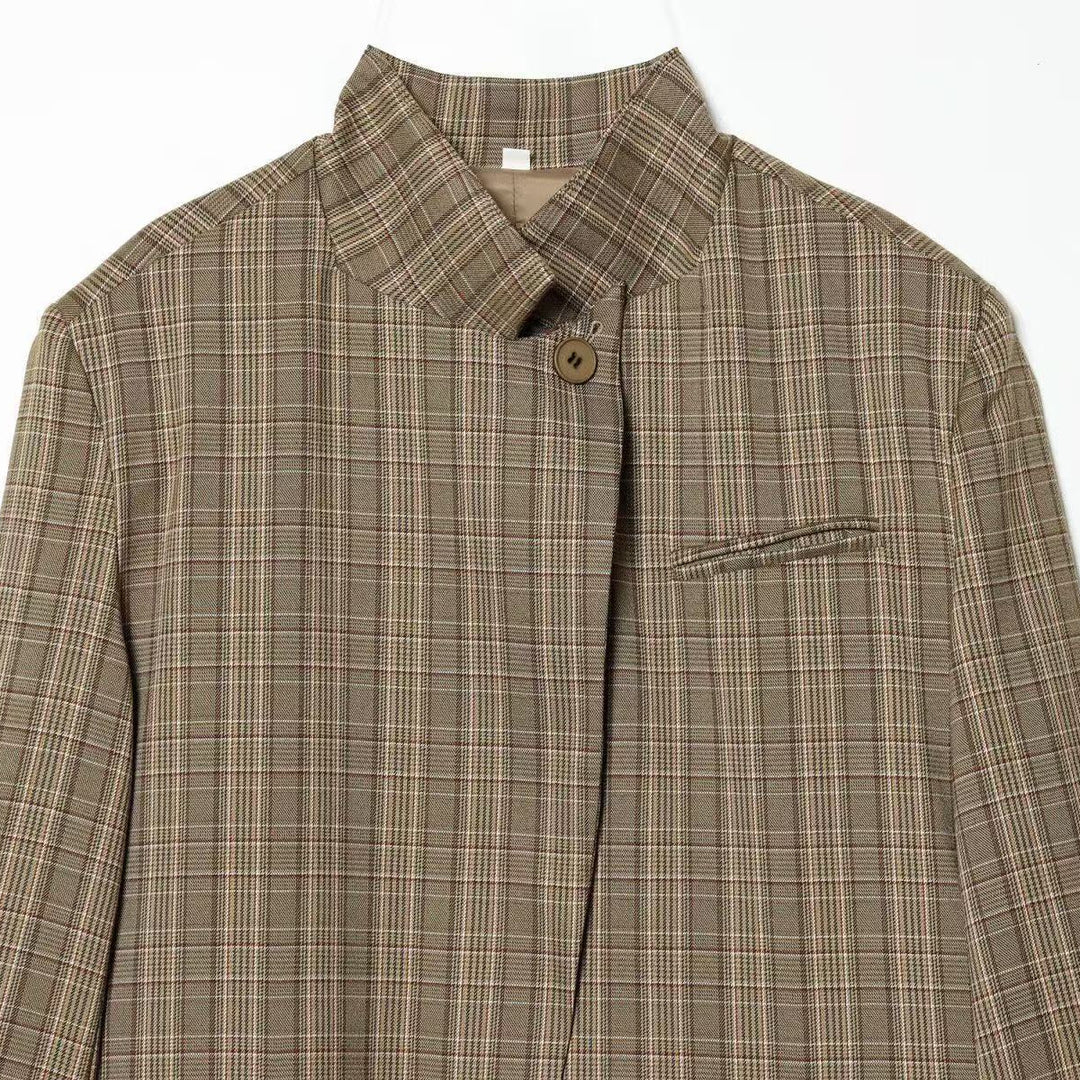 Damen Kurzblazer mit Stehkragen, asymmetrischer Knopfblende und Pattentaschen Nord Taschen
