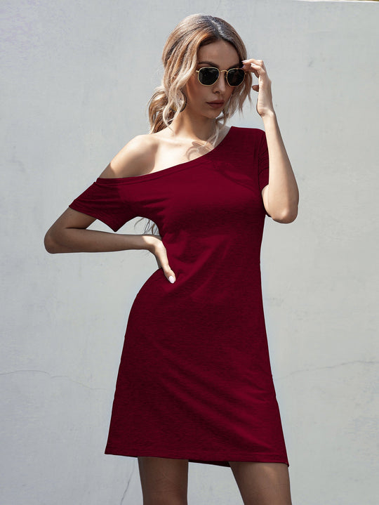 Damen Kleid mit asymmetrischem Ausschnitt und bequemen Schnitt Nord Taschen