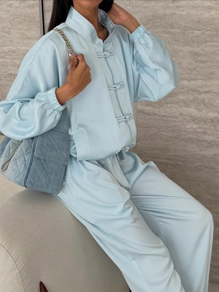 Damen Satin-Zweiteiler mit traditionellen Knebelverschlüssen und weitem Hosenrock Nord Taschen