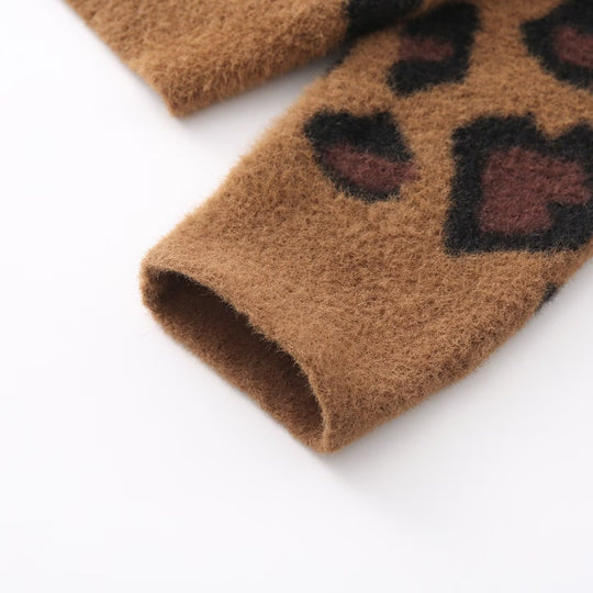 Damen Flauschige Strickjacke im Leoprint mit Rundhals und Knopfleiste Nord Taschen