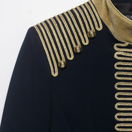 Damen Cropped Militärjacke im Parade‑Look mit goldener Kordelverzierung und Samtmanschetten Nord Taschen