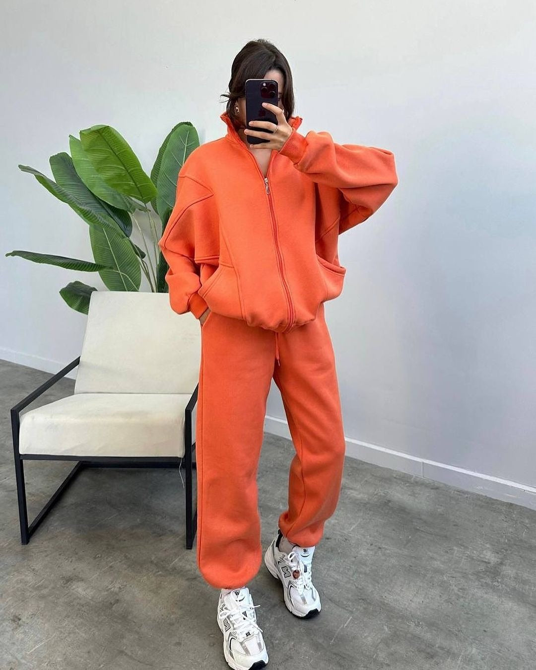 Damen Oversize Fleece-Set mit Reißverschlussjacke und weiten Jogginghosen Nord Taschen