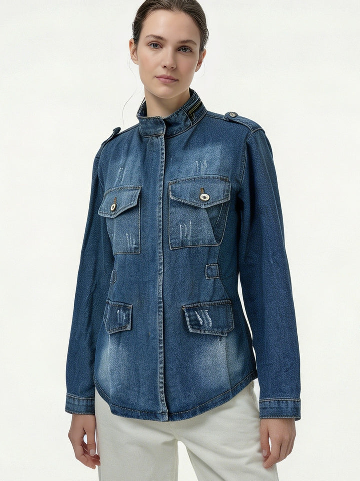 Damen taillierte Military-Denimjacke mit Stehkragen, aufgesetzten Pattentaschen und dezenten Used-Details Nord Taschen