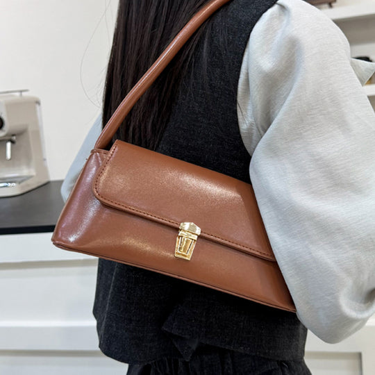 Damen Handtasche mit elegantem Klappenverschluss und hochwertiger Lederoberfläche Nord Taschen