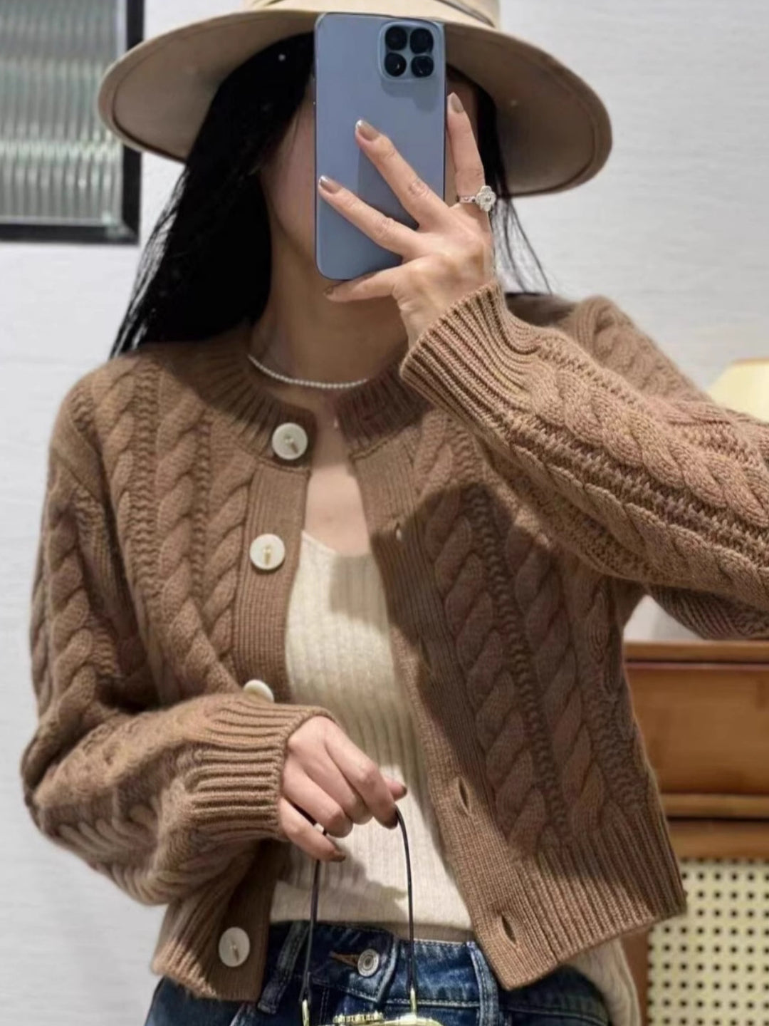 Damen Kurzer Zopfstrick‑Cardigan mit breitem Rippsaum und großen Knöpfen Nord Taschen