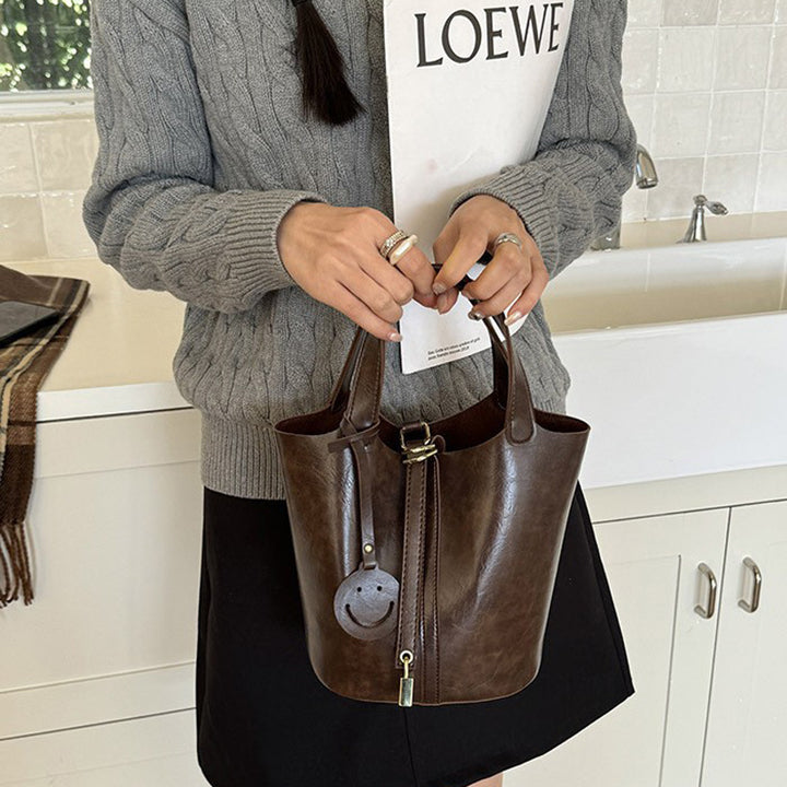 Damen Hobo-Tasche mit innovativem Verschluss und lässigem Design Nord Taschen