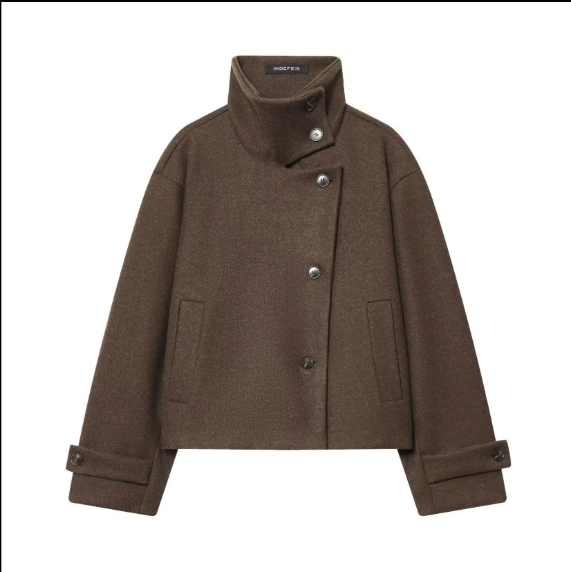 Damen Cropped Wollmix-Kurzjacke mit hohem Stehkragen, asymmetrischer Knopfleiste und Krempelmanschetten Nord Taschen
