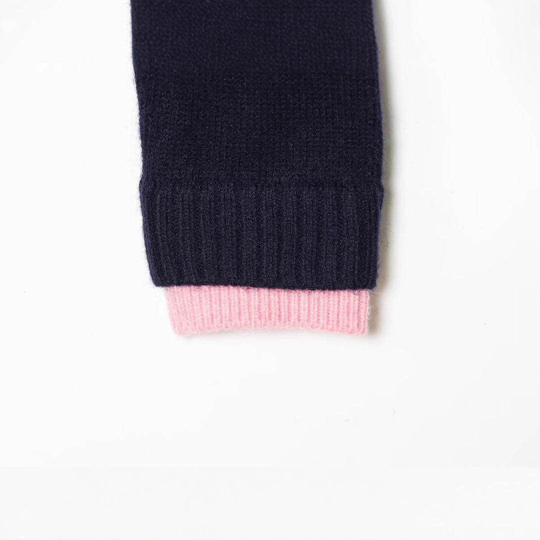 Damen Kurzer Boxy-Strickcardigan mit aufgesetzten Taschen und kontrastierenden Bündchen Nord Taschen