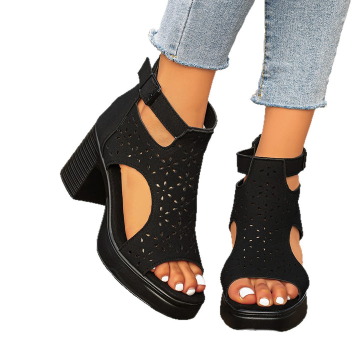 Damen  Cut-Out Knöchel-Sandalette mit mittelhohem Blockabsatz und perforiertem Veloursimitat Nord Taschen