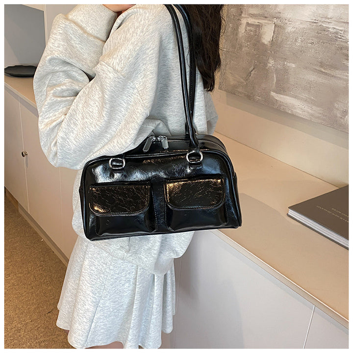 Damenhandtasche mit praktischen aufgesetzten Taschen Nord Taschen