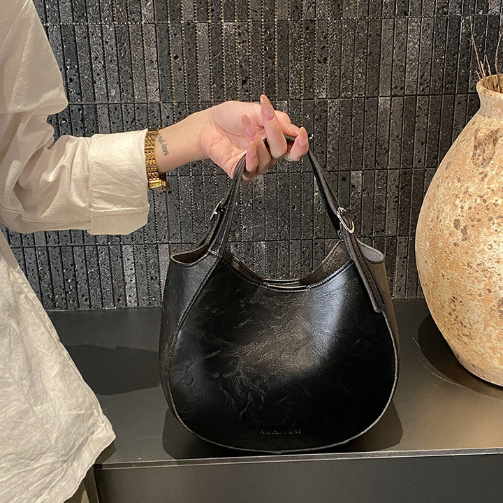 Damen Umhängetasche aus hochwertigem Kunstleder mit modischer Bordüre Nord Taschen