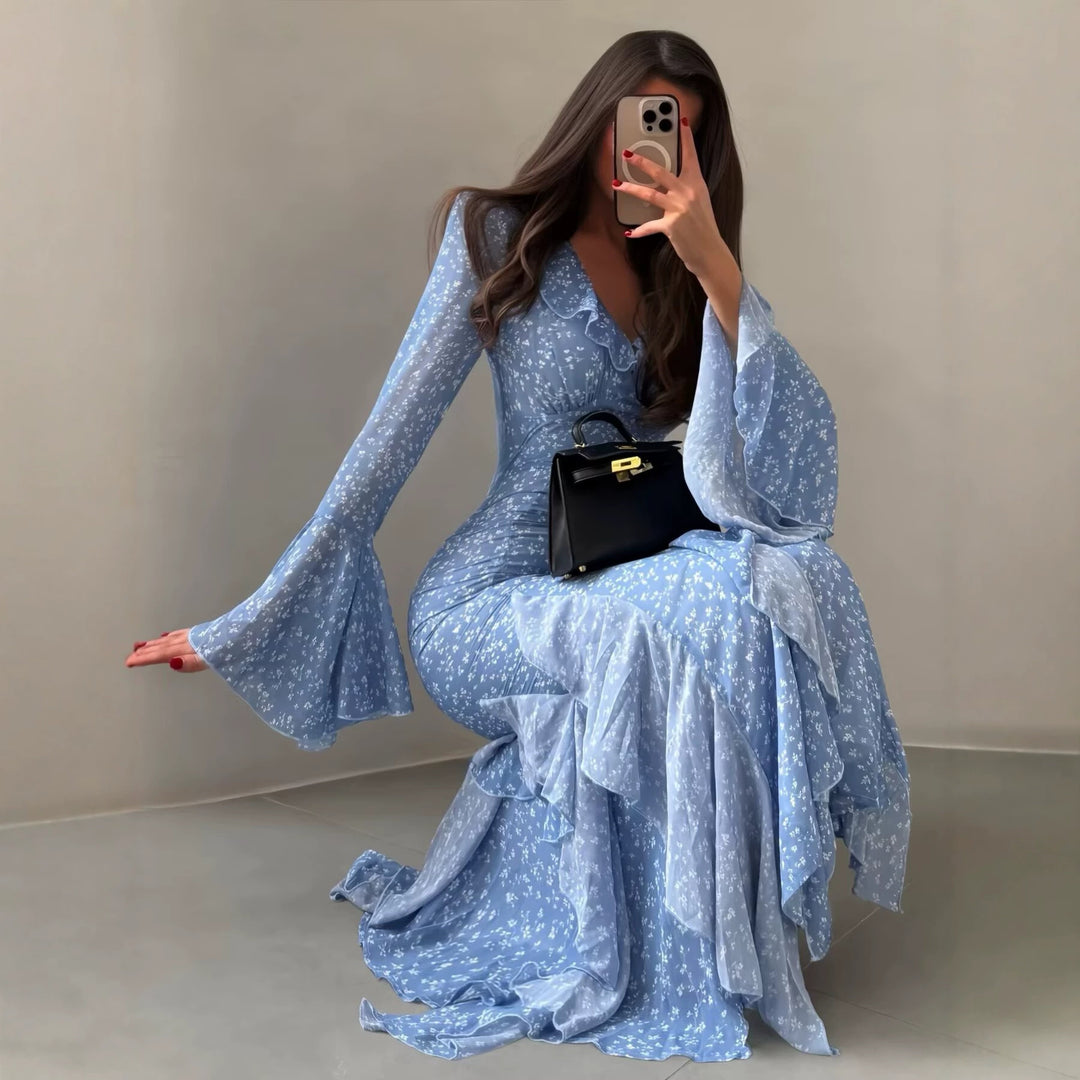 Damen Maxikleid mit V-Ausschnitt, Volantstufen und Trompetenärmeln Nord Taschen